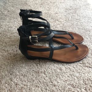 Express black sandals